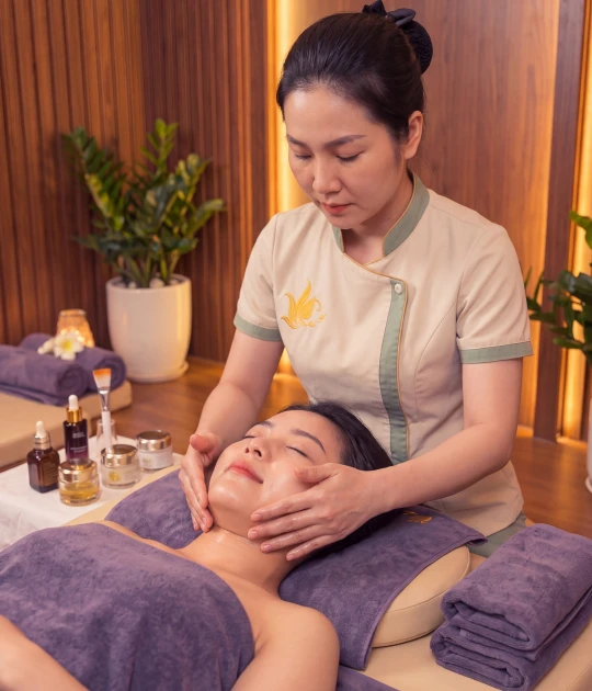 Chăm sóc da mặt chuyên sâu cho làn da tươi sáng hơn