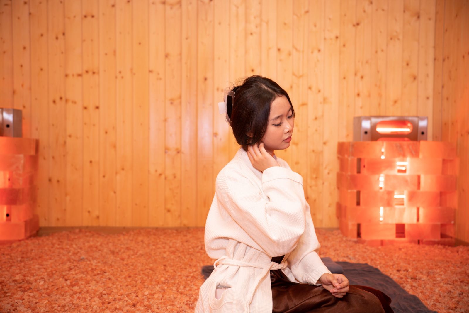 Himalayan salt stone sauna at Chill Out Spa Da Nang